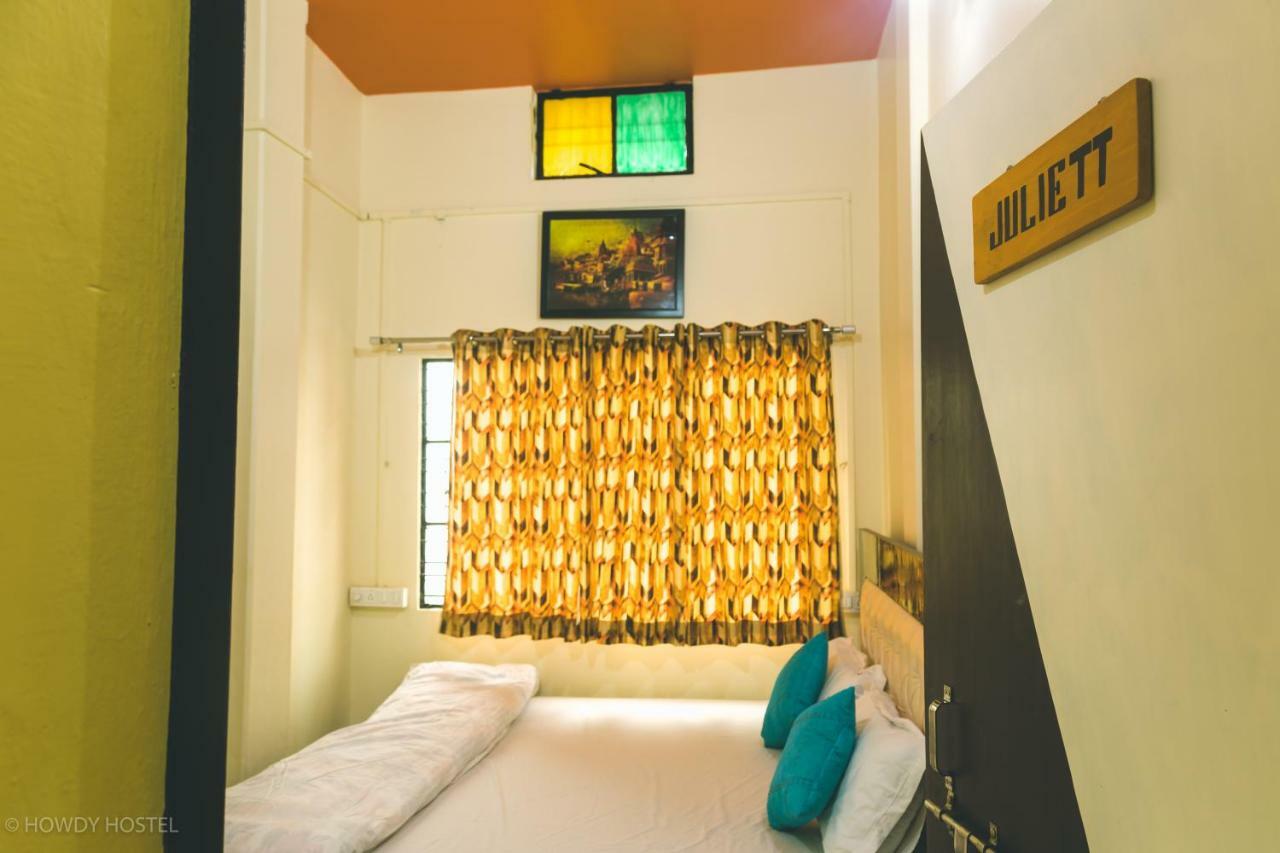 On The Ghat By Howdy Hostels Varanasi Exterior foto