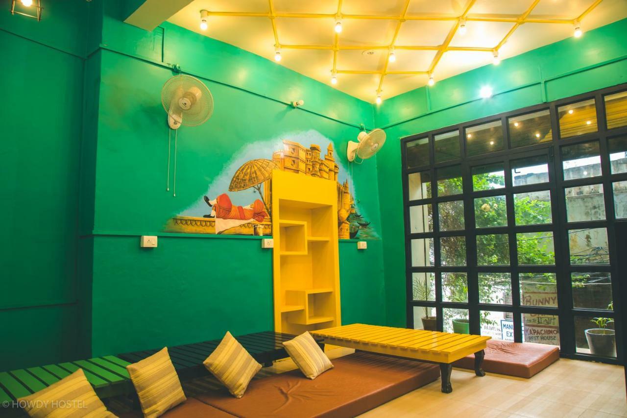 On The Ghat By Howdy Hostels Varanasi Exterior foto