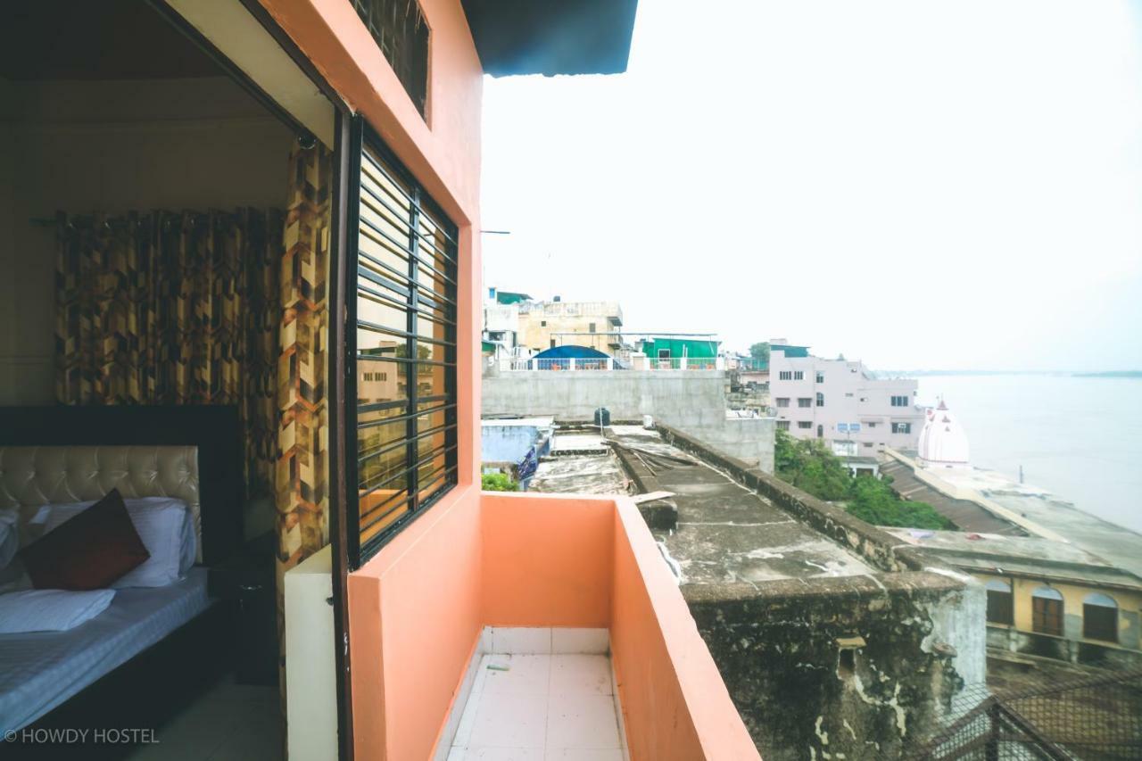 On The Ghat By Howdy Hostels Varanasi Exterior foto